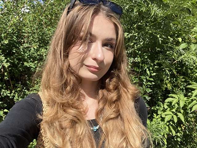 go to chat with HotNina
