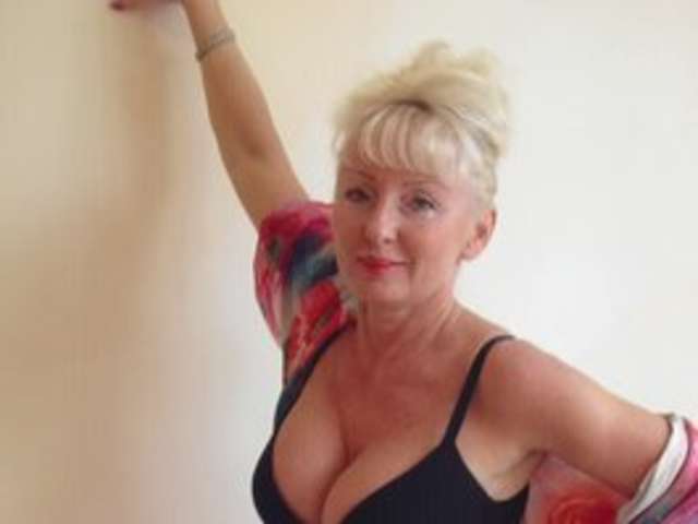 go to chat with HotPupVxZ