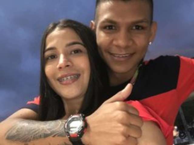 go to chat with Hotcouple-25