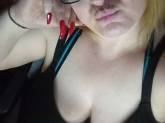 go to chat with Hotmama2181