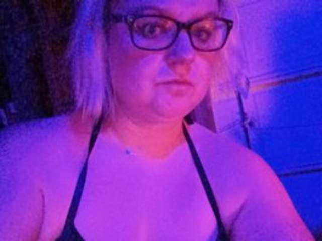 go to chat with Hotmilf6969