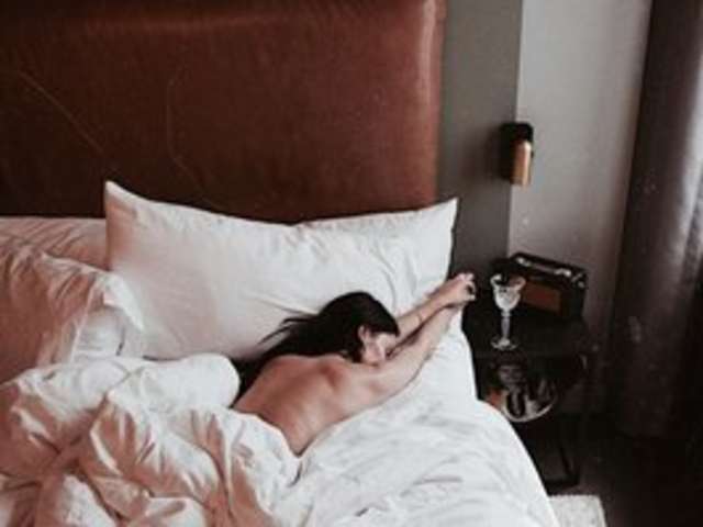 go to chat with Hotswife