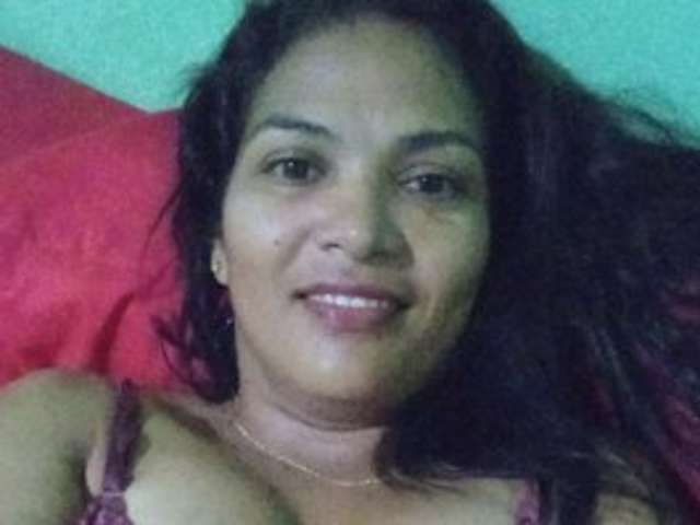 go to chat with Htinha