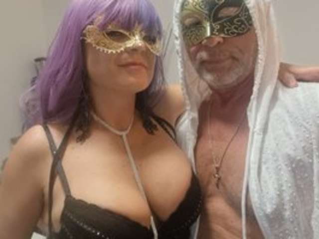 go to chat with HulioandJulia