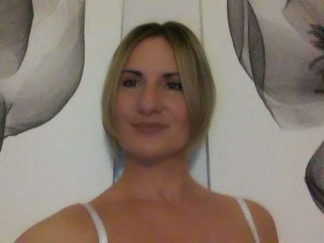 go to chat with IVANA
