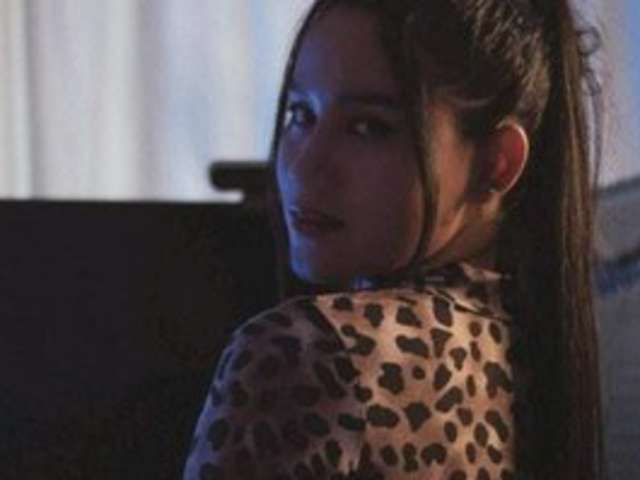 go to chat with Iam-nia