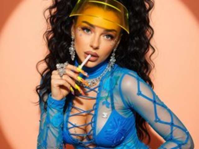 go to chat with Iammazeekiin30xx