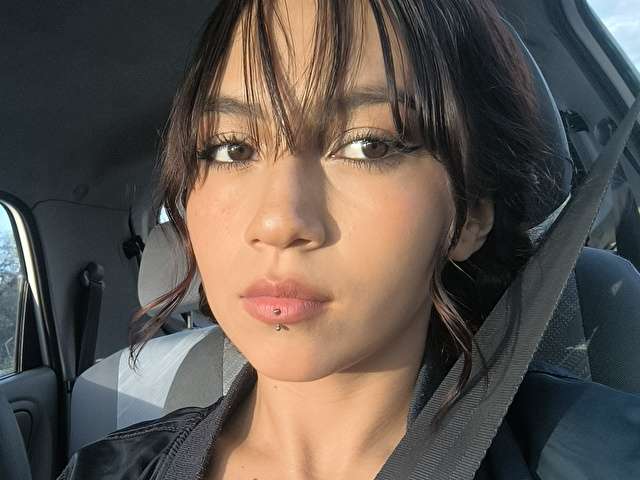 go to chat with ImAriRousse