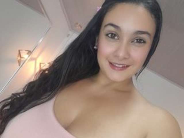 go to chat with Isa-Giraldo