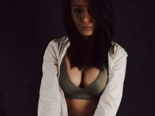 go to chat with Isabella--fox