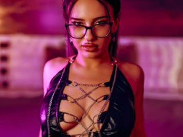 go to chat with IsabellaLuxx
