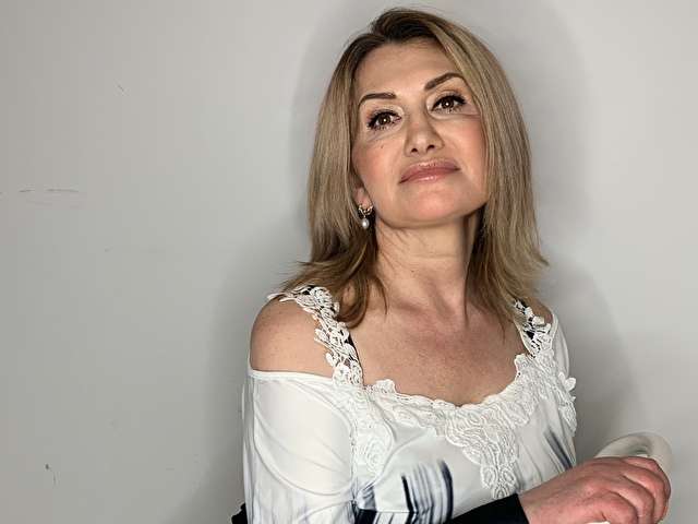 go to chat with IsabellaMilf
