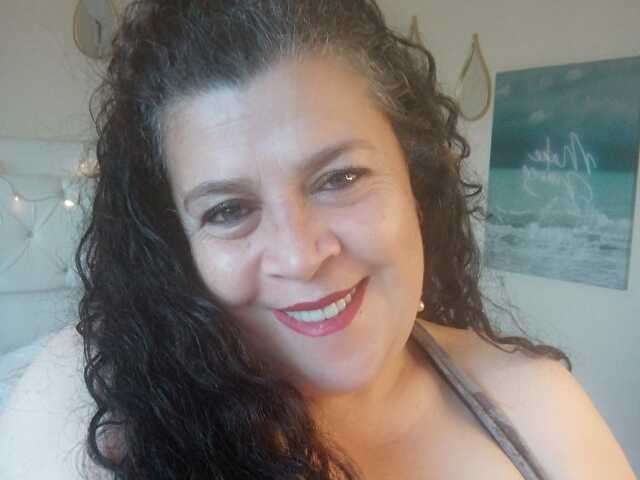 go to chat with Isabellab