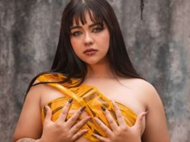 go to chat with Isabellaharper
