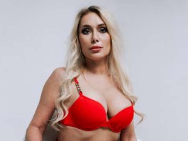 go to chat with IsadoraDunkan