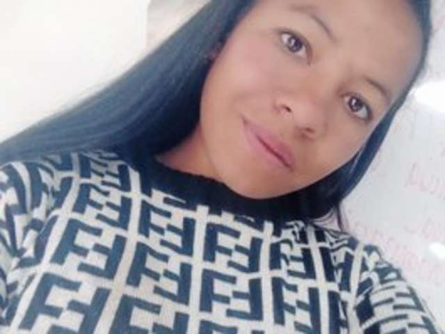 go to chat with Isis-Casas