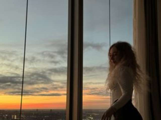 go to chat with JJane-