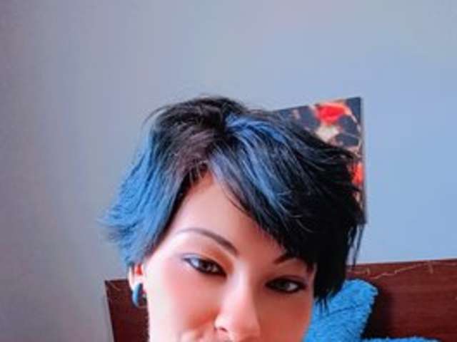 go to chat with Jade69