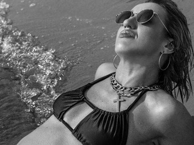 go to chat with JadeXX