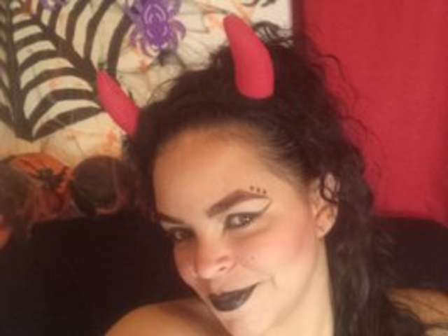 go to chat with JamineQueen93