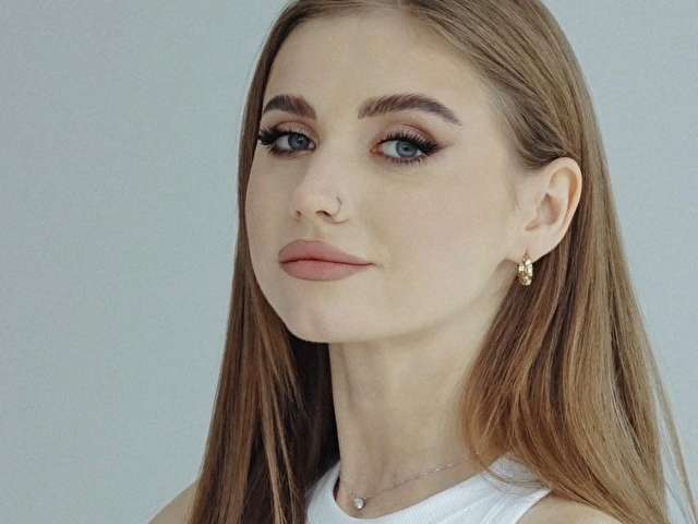 go to chat with JasmineModel