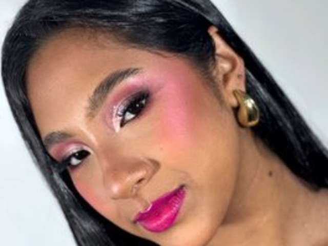 go to chat with JasmineRoss
