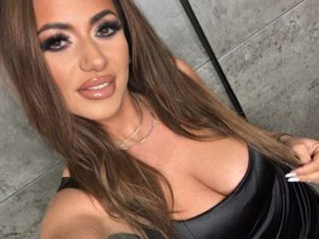 go to chat with Jennifer95