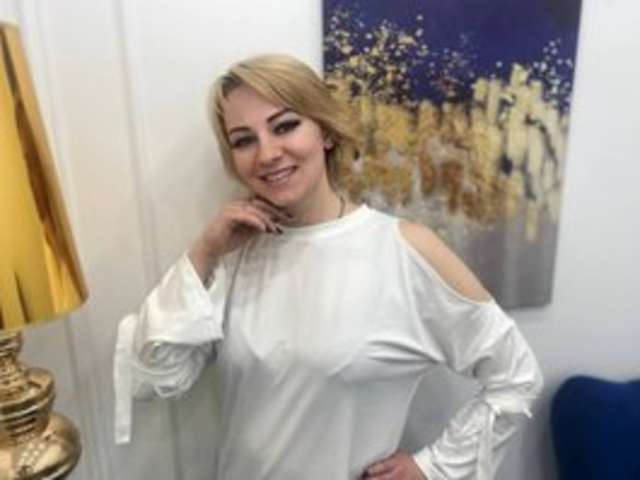 go to chat with JessicaQwers