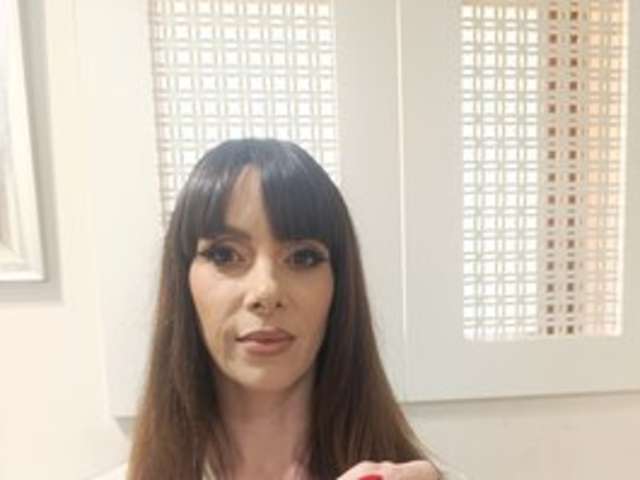 go to chat with JessieJunee