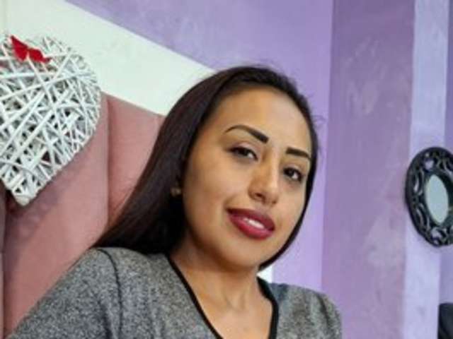 go to chat with Jiovana