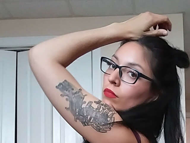 go to chat with JizelleQ