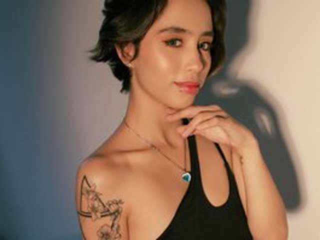 go to chat with JuanaReed