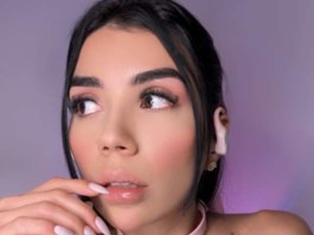 go to chat with Juanita-Fox
