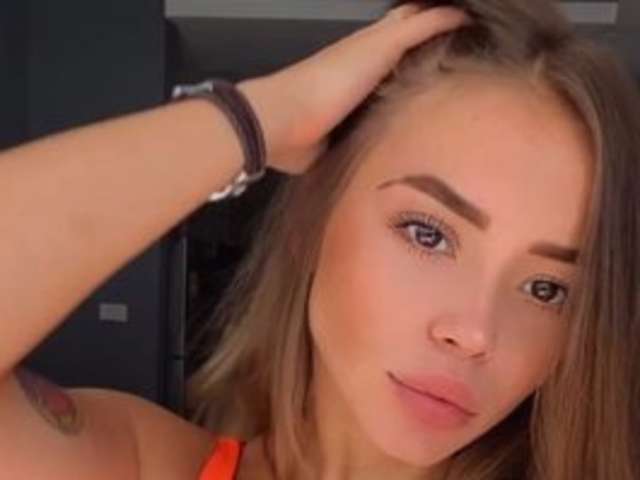 go to chat with JuliaMiracle