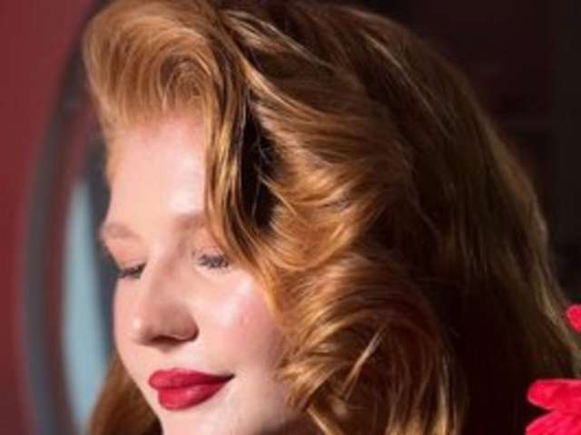 go to chat with JuliaPowder