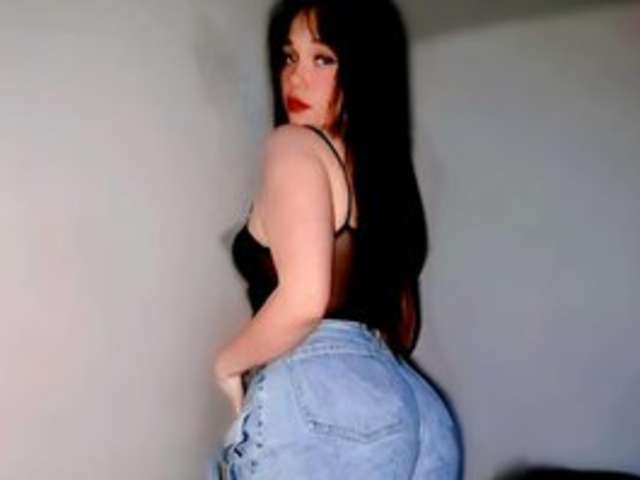 go to chat with JulieSweets