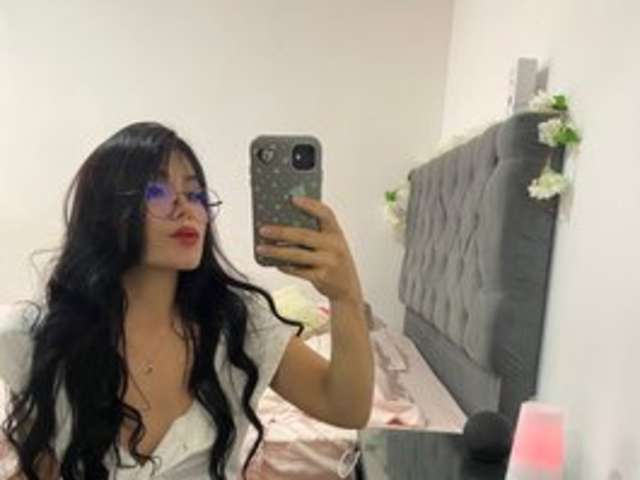 go to chat with JuliianaSmit