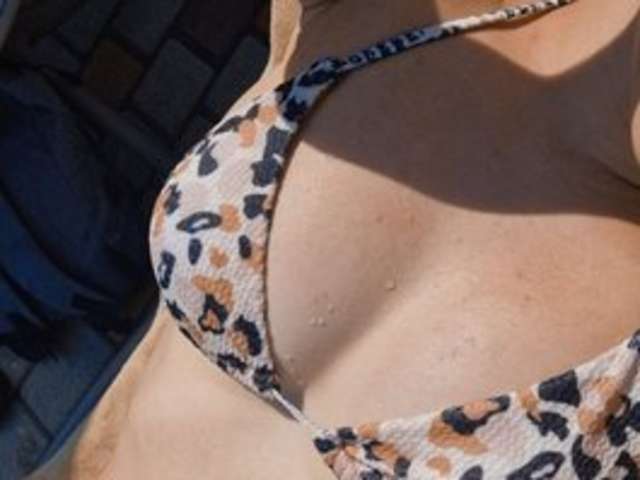 go to chat with Jumiera