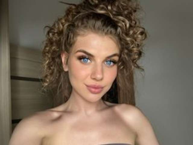 go to chat with JustAlice