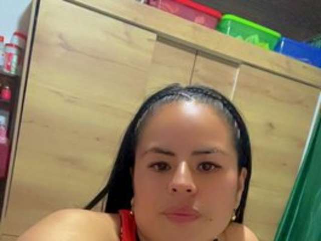 go to chat with KEIRA-TAY