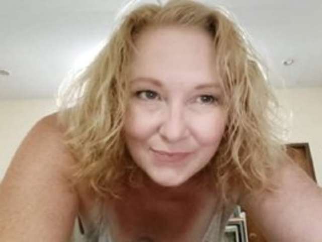 go to chat with Kallie-Kiss