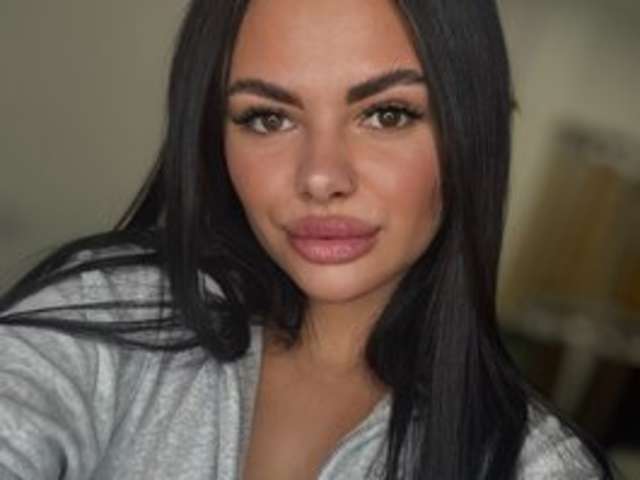 go to chat with KamillaLovee