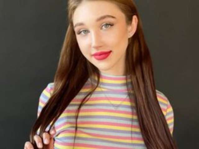 go to chat with KarlyLossman