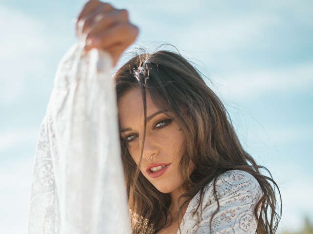 go to chat with Katnise