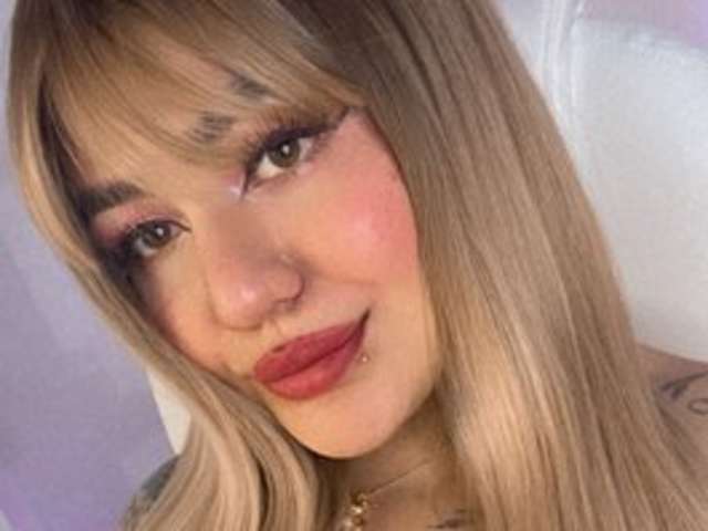 go to chat with KeilyFoxx