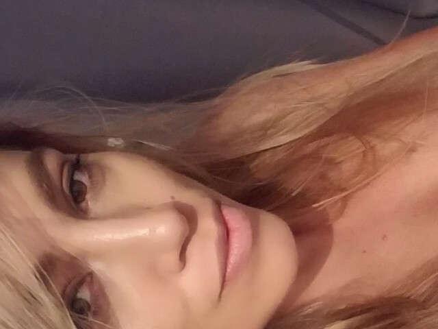 go to chat with Kelly4U