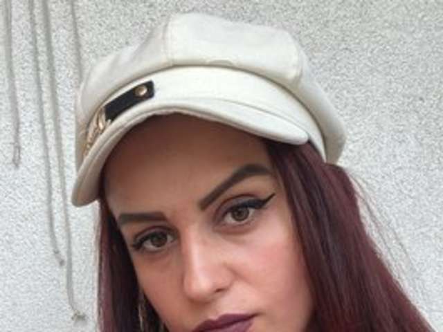 go to chat with KellyCoxx