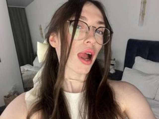 go to chat with KellyyBeryy