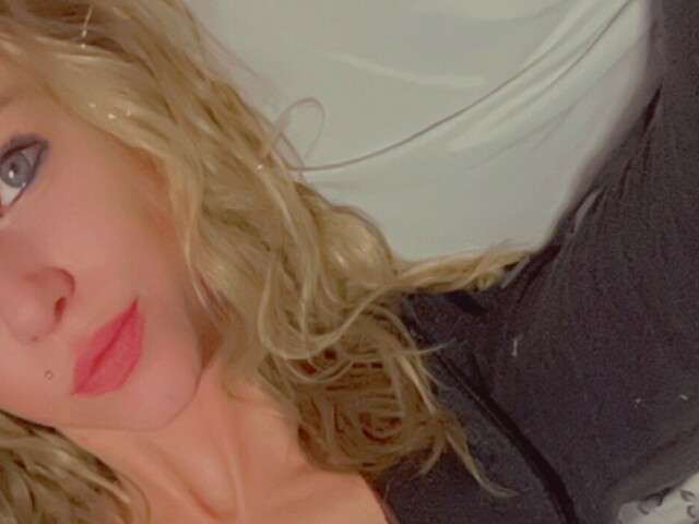 go to chat with Kenzie77