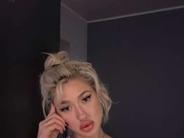 go to chat with Ketty